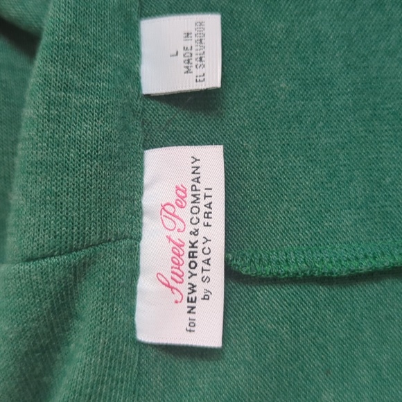 Green top - Picture 5 of 5